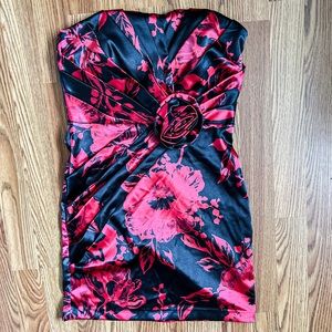 SNAP Strapless Cocktail Dress